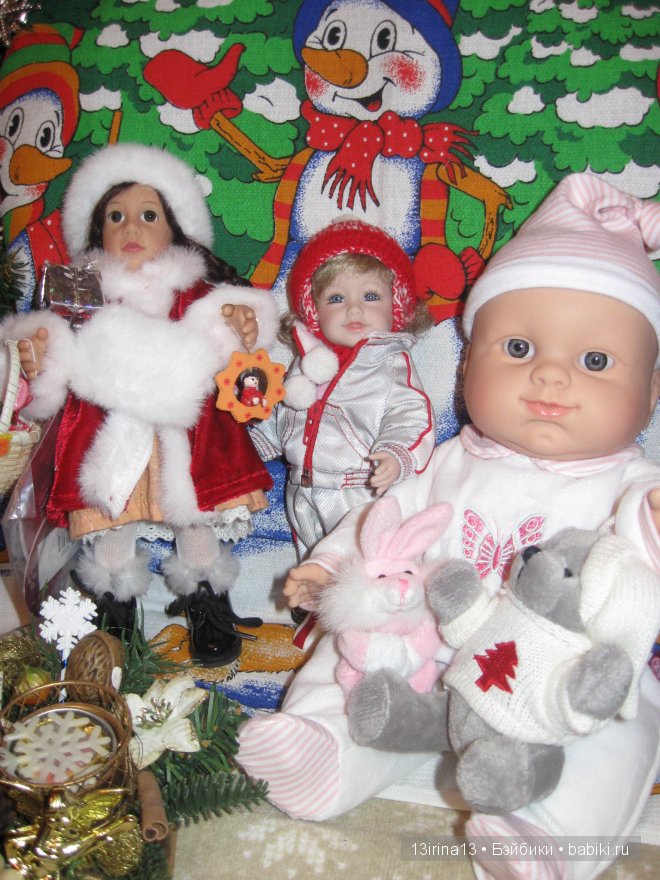 Адорочка и Паолка-малыш у елочки