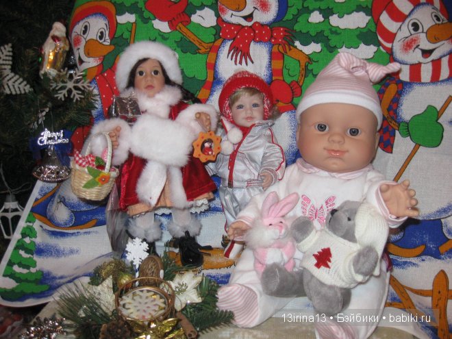 Адорочка и Паолка-малыш у елочки