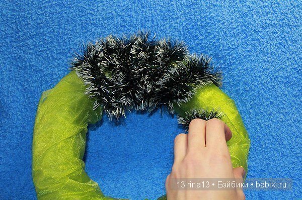 Последние штрихи подготовки к НГ, вырезаем кружевные снежинки (фото 5)