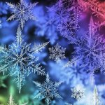 Последние штрихи подготовки к НГ, вырезаем кружевные снежинки!