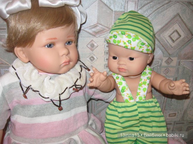 Они словно яркие цветочки среди холодной зимы