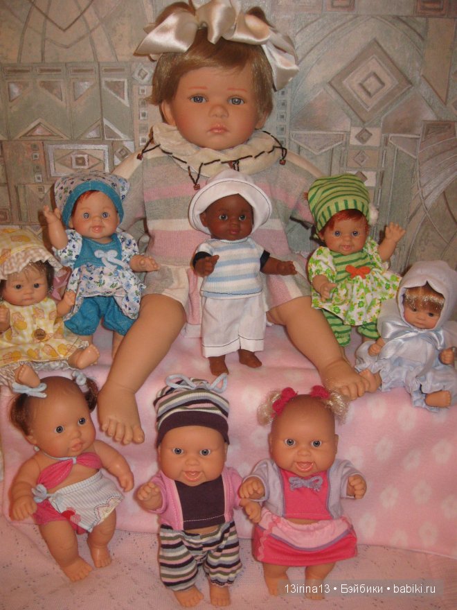 Они словно яркие цветочки среди холодной зимы