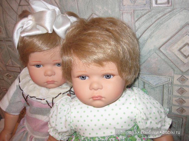 Они словно яркие цветочки среди холодной зимы