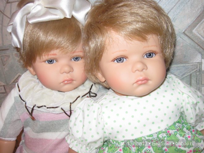 Они словно яркие цветочки среди холодной зимы