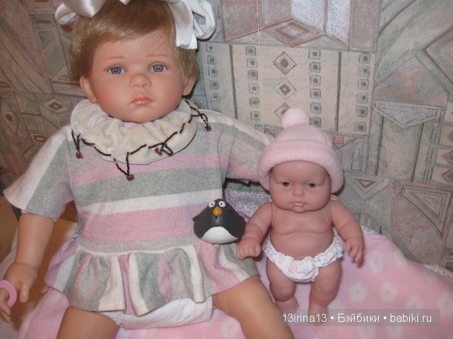 Они словно яркие цветочки среди холодной зимы