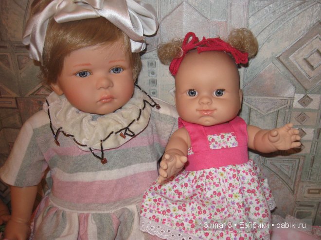 Они словно яркие цветочки среди холодной зимы