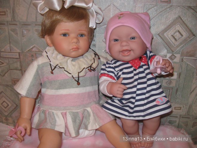 Они словно яркие цветочки среди холодной зимы