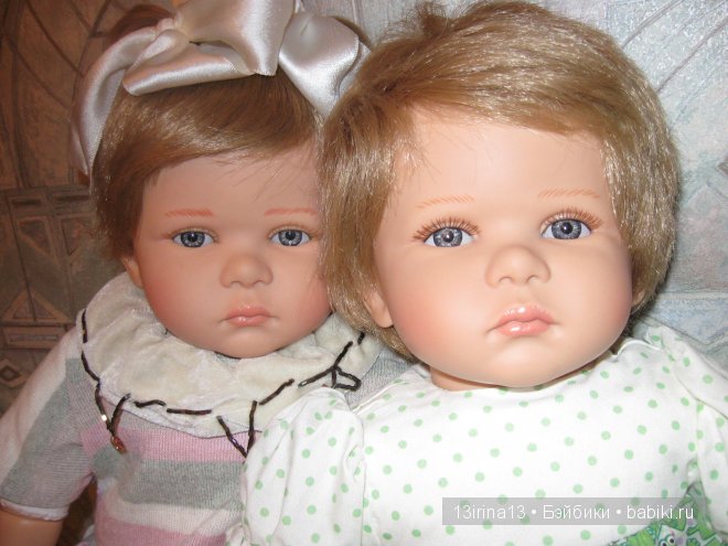 Они словно яркие цветочки среди холодной зимы