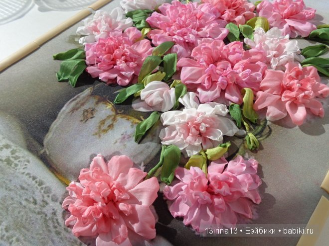 Красота из лент. Вышивка Людмилы Дейнеко