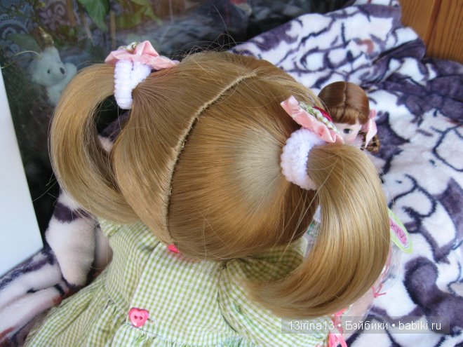 Адорочка с забавными хвостиками