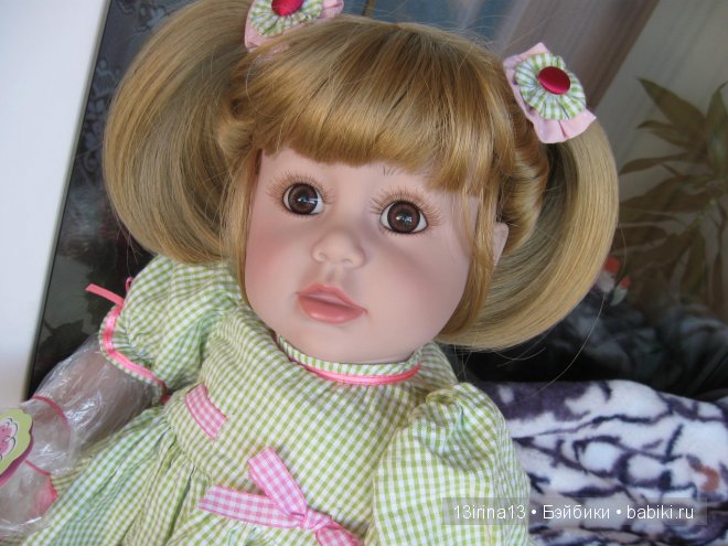 Адорочка с забавными хвостиками