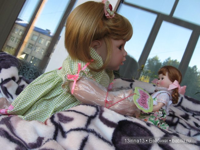 Адорочка с забавными хвостиками