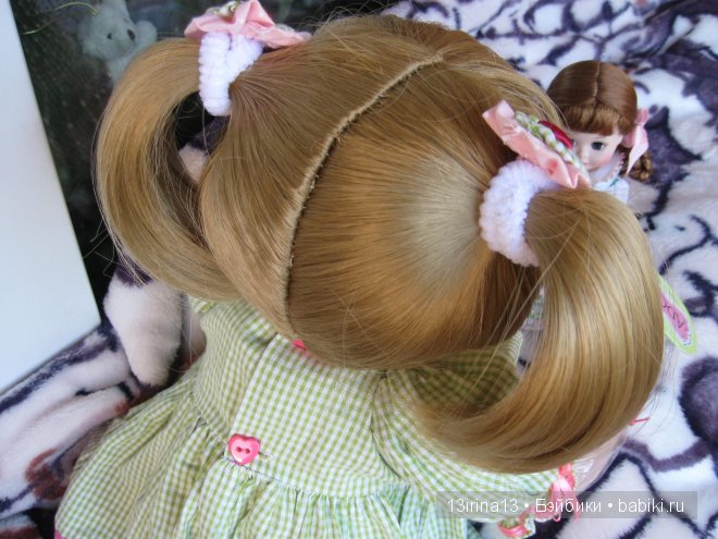 Адорочка с забавными хвостиками