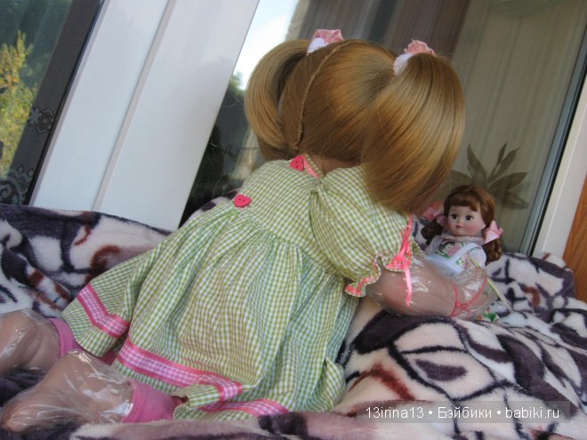 Адорочка с забавными хвостиками