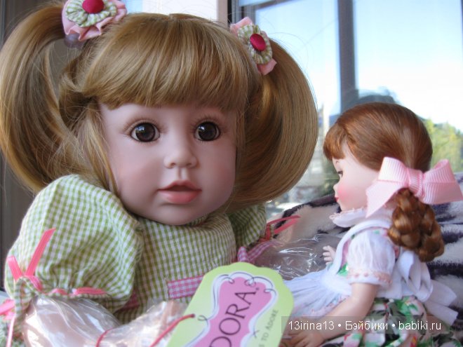 Адорочка с забавными хвостиками