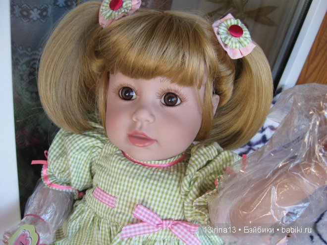 Адорочка с забавными хвостиками