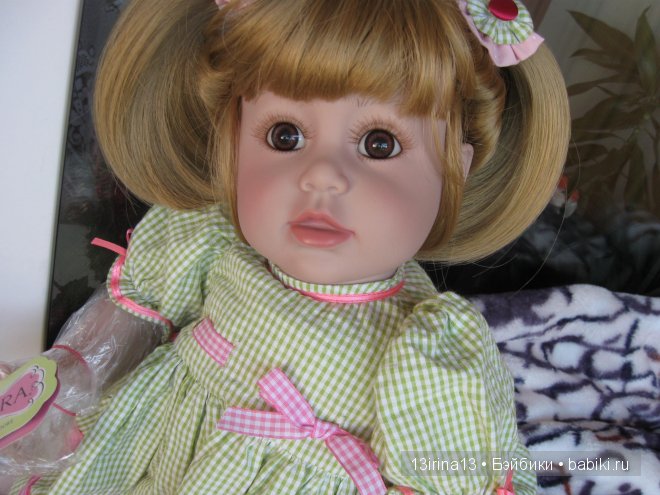 Адорочка с забавными хвостиками