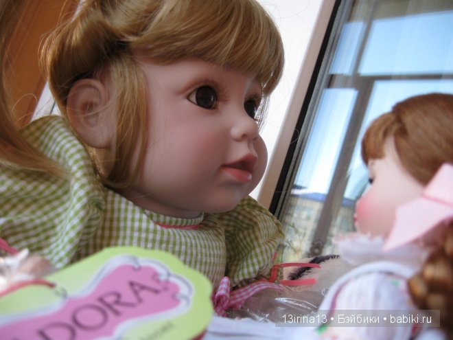 Адорочка с забавными хвостиками