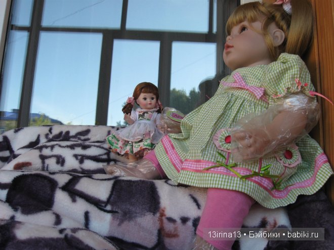 Адорочка с забавными хвостиками