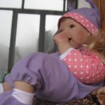 Белокурый гномик с изумрудными глазками, Lee Middleton