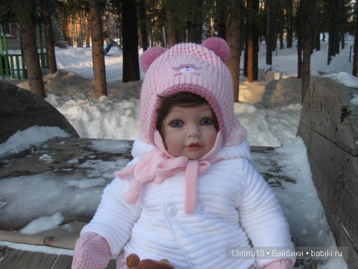 Прогулка Адорочки. Строительство горки и крепости из снега