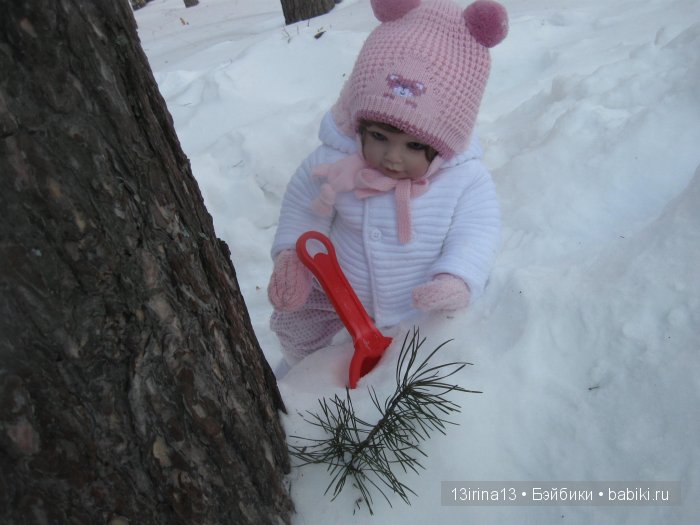 Прогулка Адорочки. Строительство горки и крепости из снега