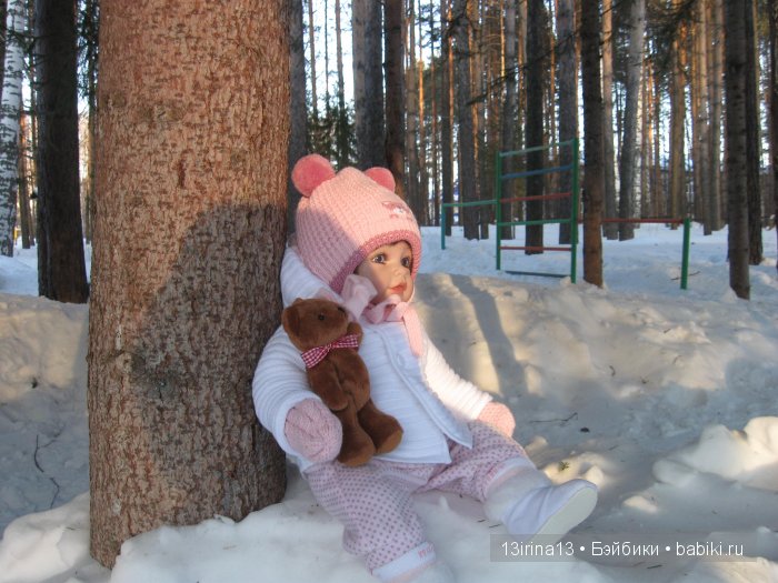 Прогулка Адорочки. Строительство горки и крепости из снега (фото 3)