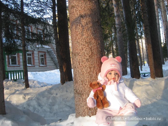Прогулка Адорочки. Строительство горки и крепости из снега (фото 5)