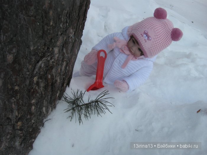 Прогулка Адорочки. Строительство горки и крепости из снега