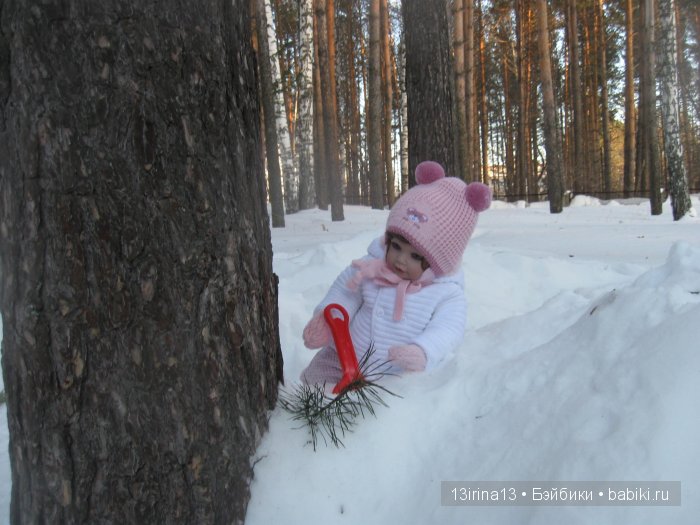 Прогулка Адорочки. Строительство горки и крепости из снега