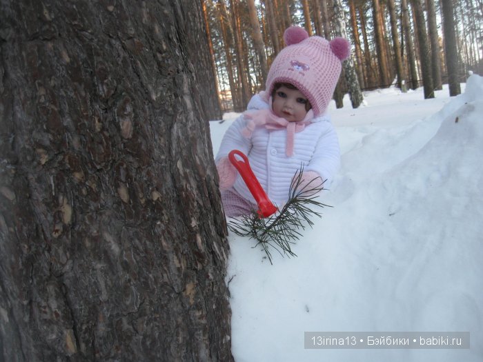 Прогулка Адорочки. Строительство горки и крепости из снега