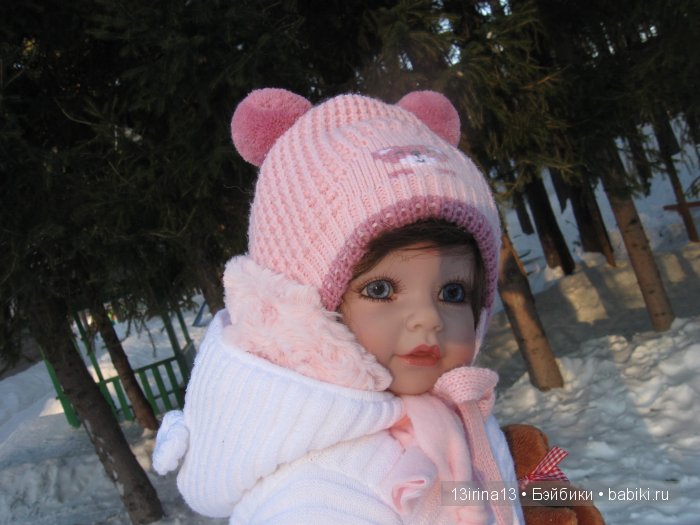 Прогулка Адорочки. Строительство горки и крепости из снега