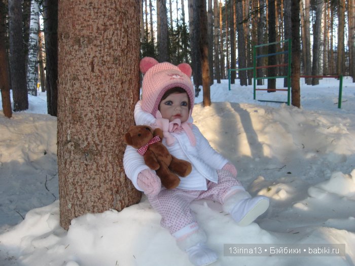 Прогулка Адорочки. Строительство горки и крепости из снега (фото 2)