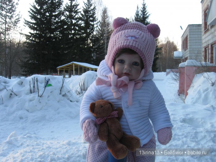 Прогулка Адорочки. Строительство горки и крепости из снега (фото 7)