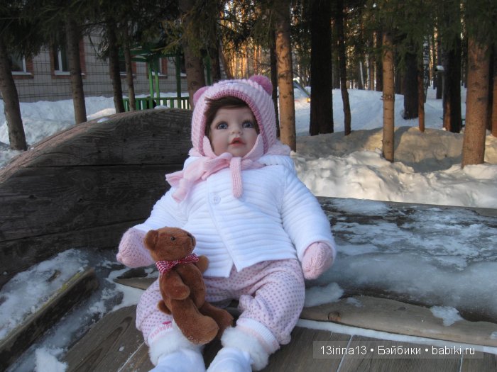 Прогулка Адорочки. Строительство горки и крепости из снега (фото 8)