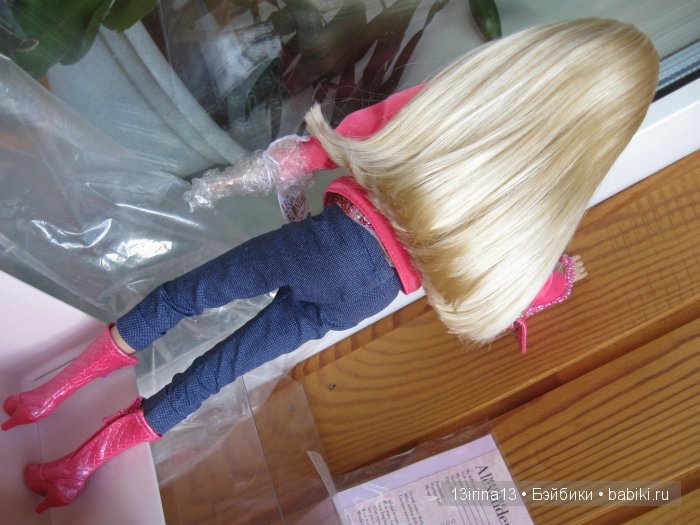 Блондинка в законе Madame Alexander