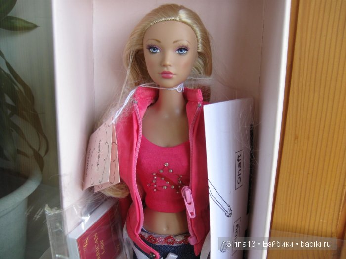 Блондинка в законе Madame Alexander