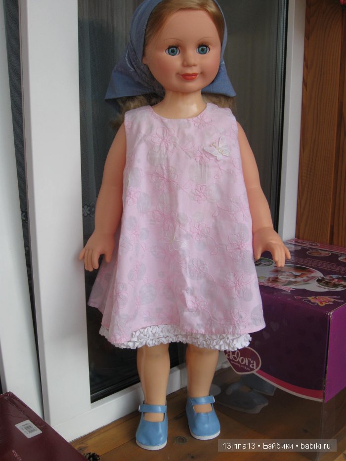 Все вместе. Куклы Людмила и Милана фабрики "Весна" с малышками других брендов