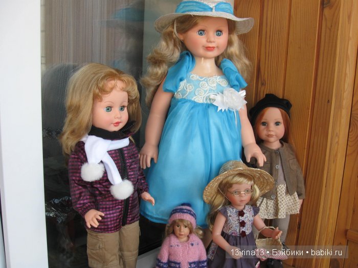 Все вместе. Куклы Людмила и Милана фабрики "Весна" с малышками других брендов