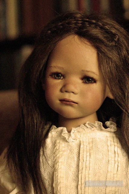 Милина в старинном платье (фото 5)