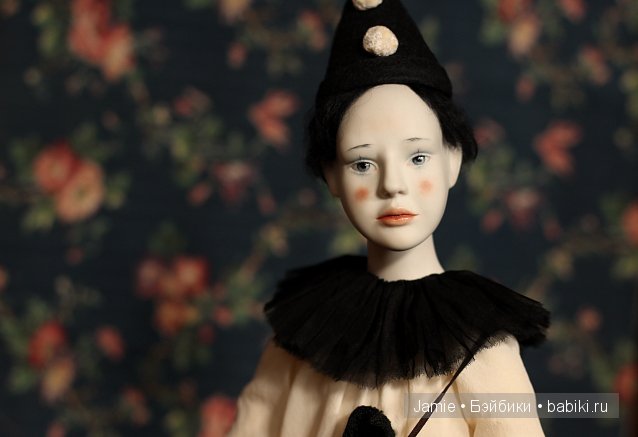 Авторская фарфоровая кукла. Пьеро (фото 3)