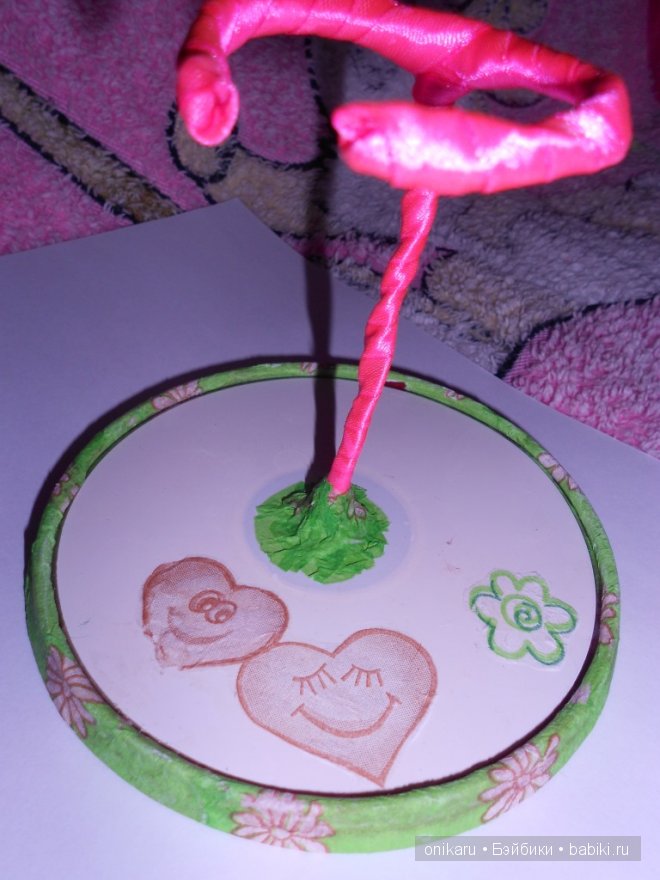 Стенд для куклы своими руками, мастер-класс | Бэйбики Стенд для куклы своими руками, мастер-класс (фото 3)