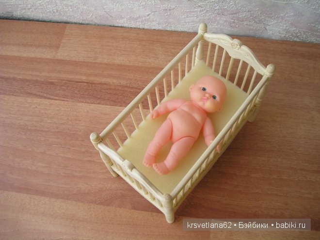 Кроватки для кукол — Мебель для кукол и домиков: фото (фото 7)