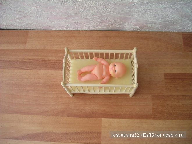 Кроватки для кукол — Мебель для кукол и домиков: фото (фото 10)