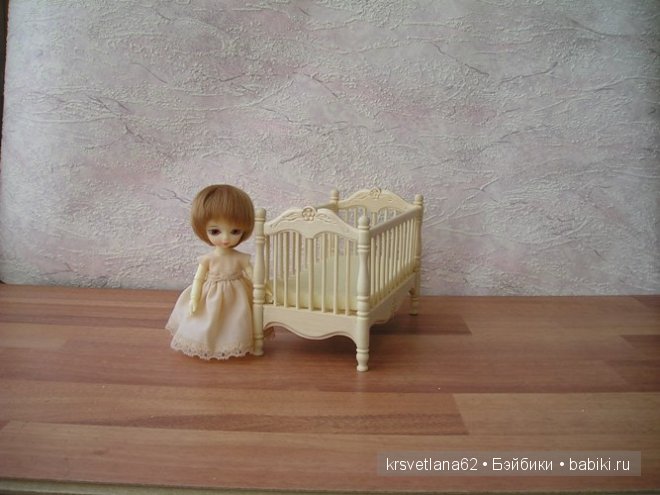 Кроватки для кукол — Мебель для кукол и домиков: фото (фото 3)