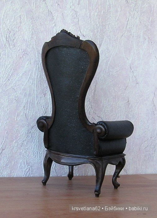 Кресло и пуфик с королевским символом (фото 4)