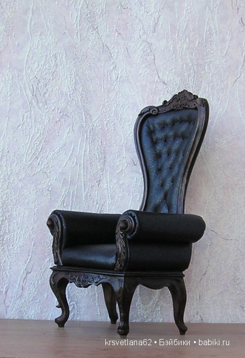 Кресло и пуфик с королевским символом (фото 3)