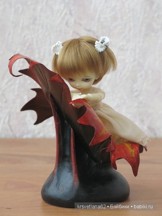 Необычное кресло для кукол