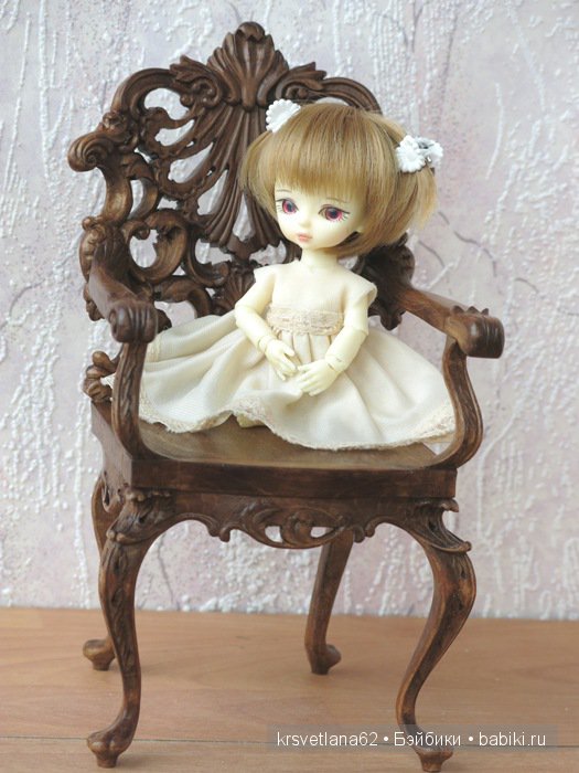 Шикарное резное кресло — Мебель для кукол и домиков: фото (фото 2)
