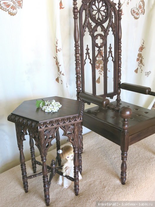 Столик в готическом стиле (фото 8)
